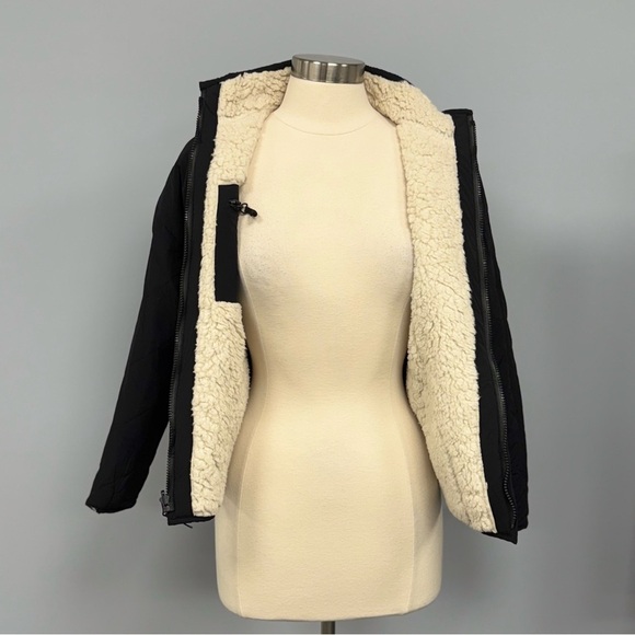 NWT Z SUPPLY ZS On The Go Reversible Jacket Black Quilted & Ivory Teddy Size XS - Picture 13 of 15